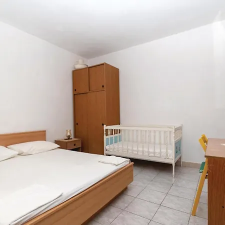 Apartment Stunning Apartment In Blato With House Sea View